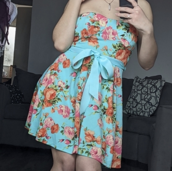 XS Cute Turquoise Mini Strapless Floral Dress - Picture 2 of 10